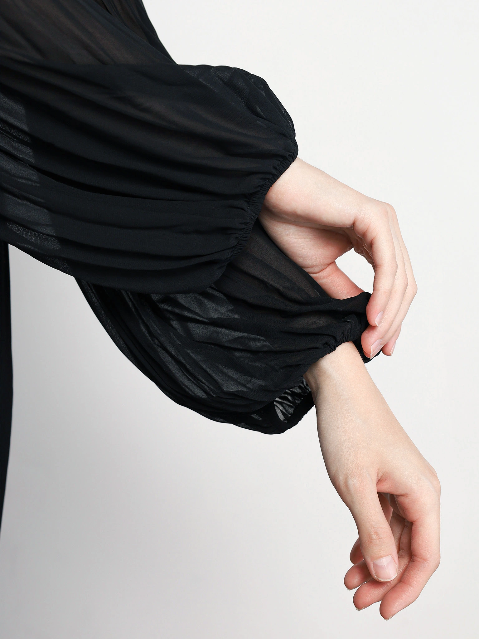 Платье плиссированное с отрезной линией талии